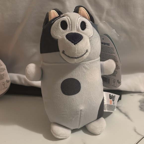 Hug Mees by Squishmallows (BLUEY, BINGO, MUFFIN) - Picture 6 of 7